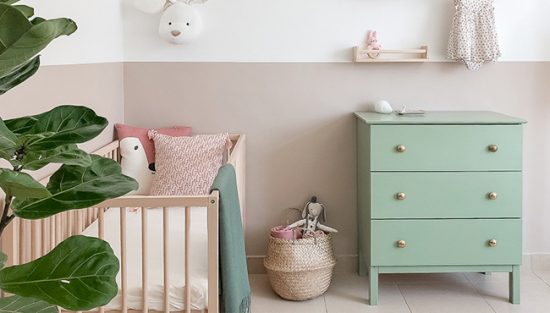deco chambre bébé fille vert rose