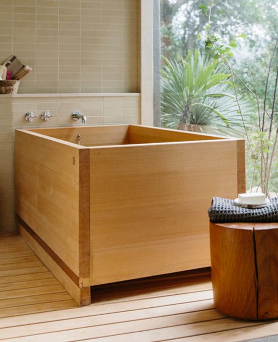 baignoire bois deco salle de bain moderne zen