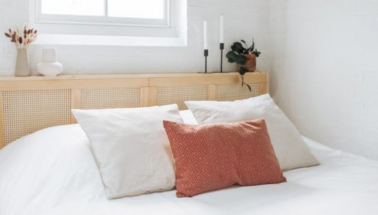 tete de lit cannage ikea hack ivar