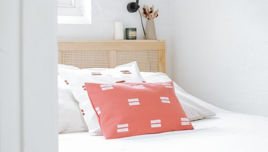 coussin motif moderne peinture tuto diy ikea hack