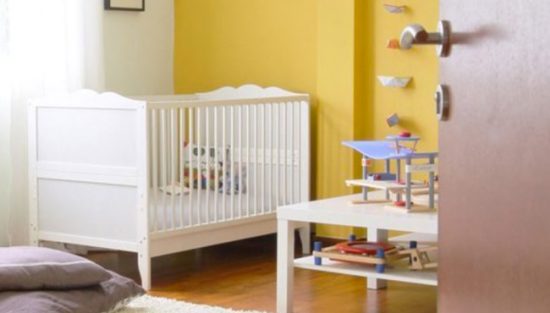 deco chambre bebe jaune blanc