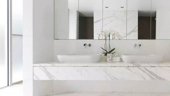 deco salle de bain marbre blanc