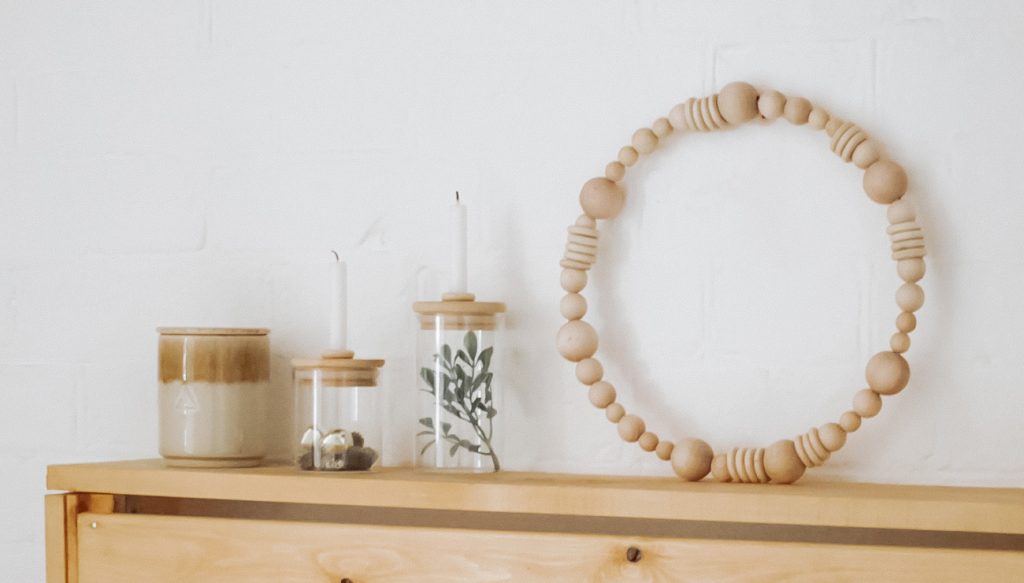 Tuto Déco : La couronne de Noël en perles de bois | My Blog Deco