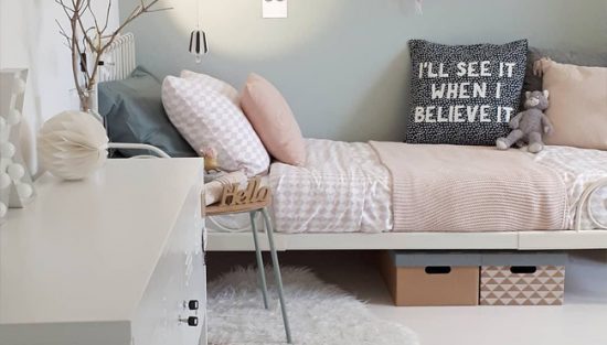 deco chambre fille vert rose