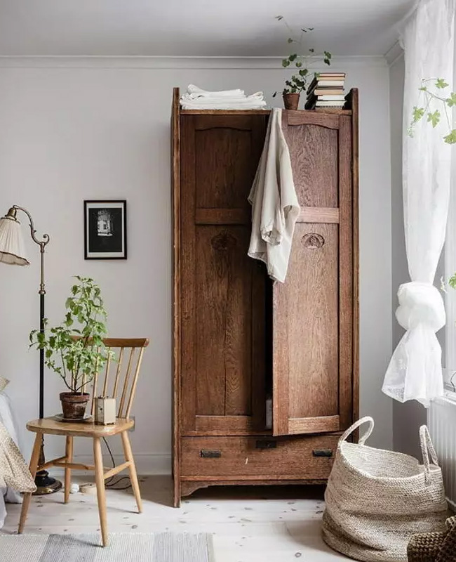 armoire bois vintage deco chambre