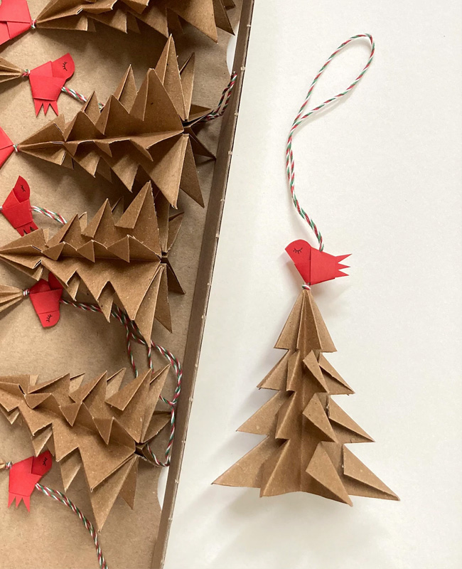 Tuto Noël : Les suspensions pour le sapin en carton ondulé | My Blog Deco