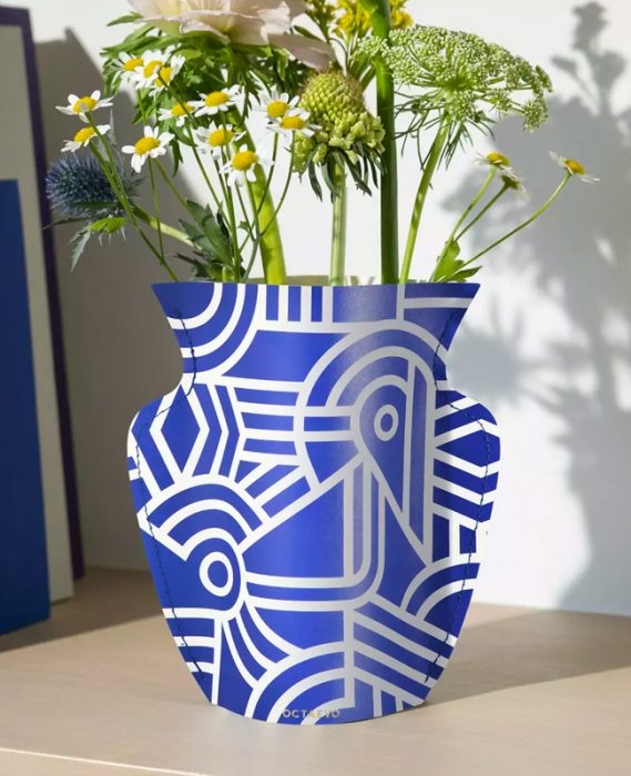 vase silhouette papier bleu