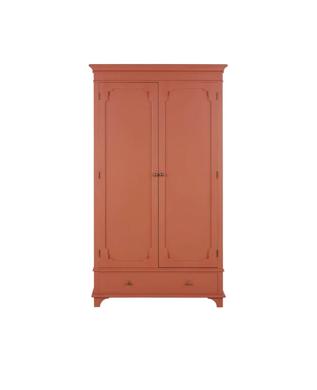 armoire bois rouge