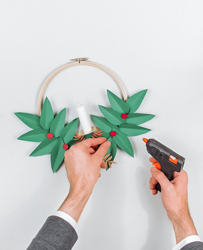 Le Tuto Facile Pour Faire Une Couronne De Noël En Papier – TMBI