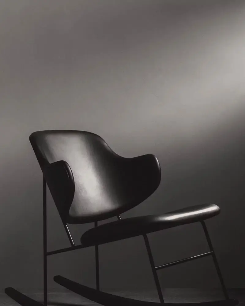chaise bascule moderne noire