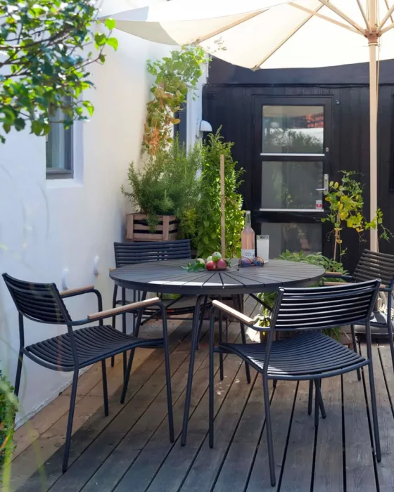 chaise jardin noire deco terrasse moderne