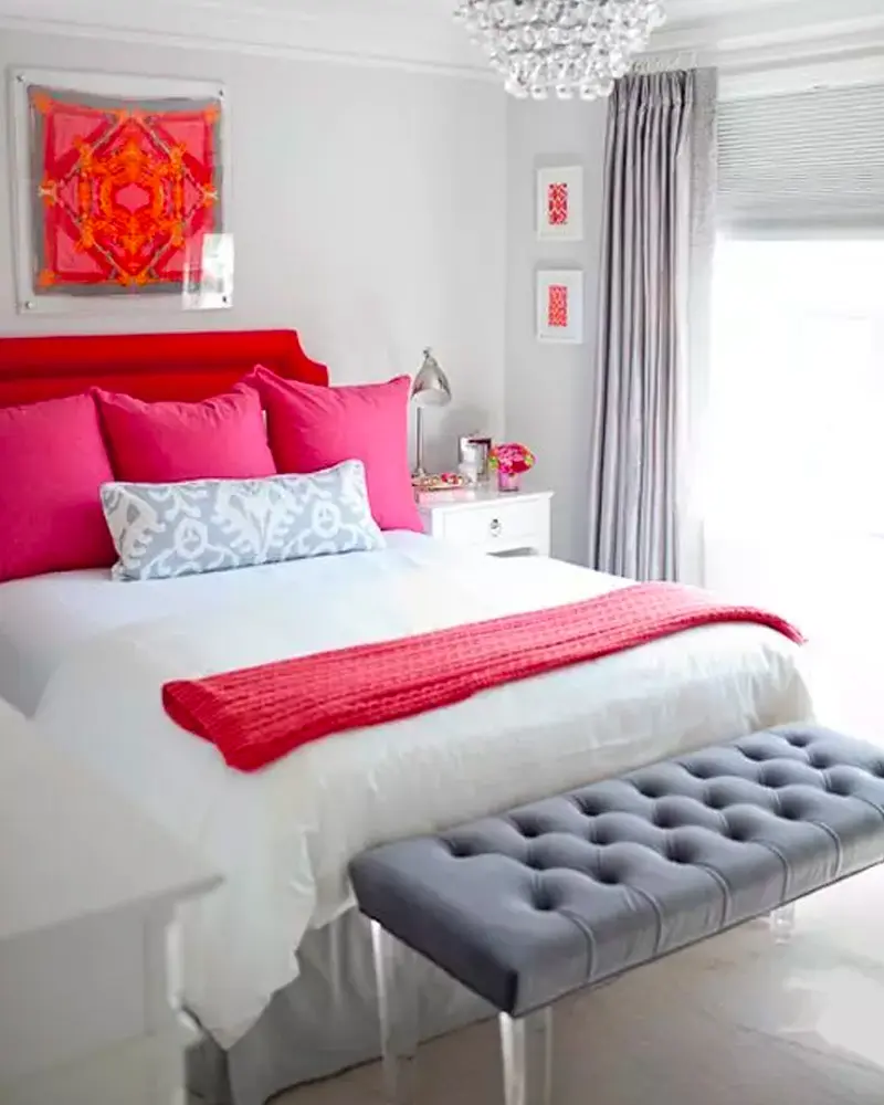 deco chambre chic gris rouge blanc