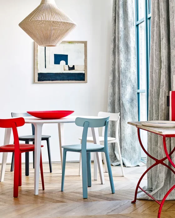 deco petite salle a manger gris rouge