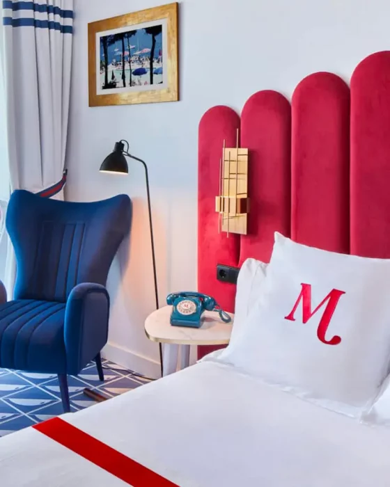 deco chambre moderne rouge bleu