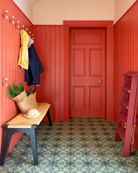 murs rouges deco couloir