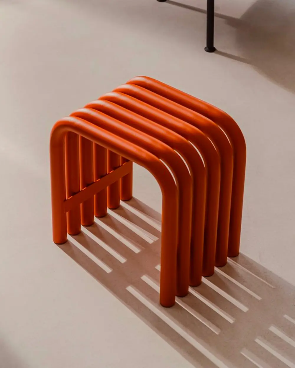 tabouret orange metal