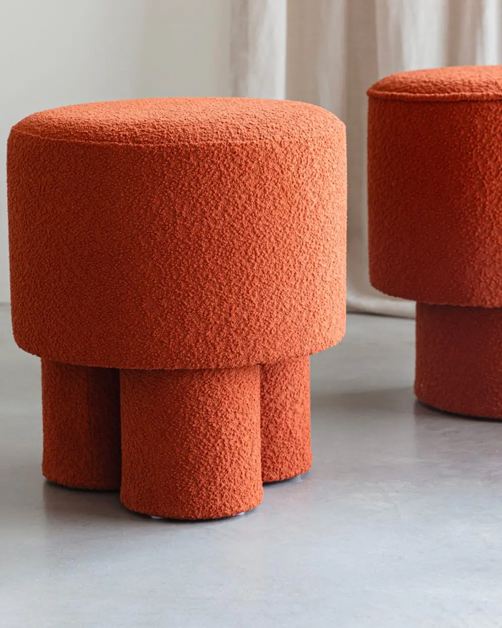 tabouret orange tissu bouclette