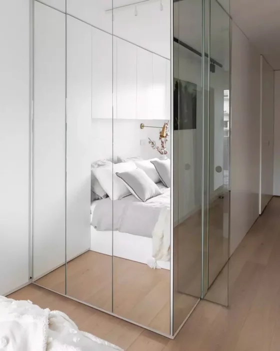 deco couloir placard miroir