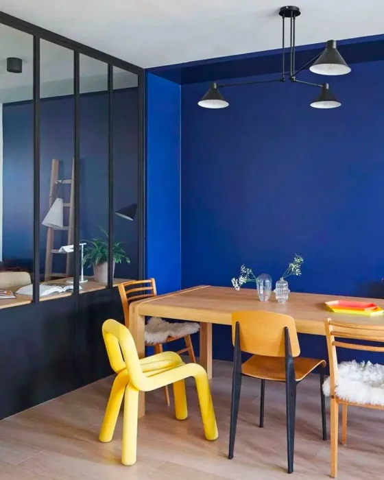 deco salle a manger moderne bleu canard jaune