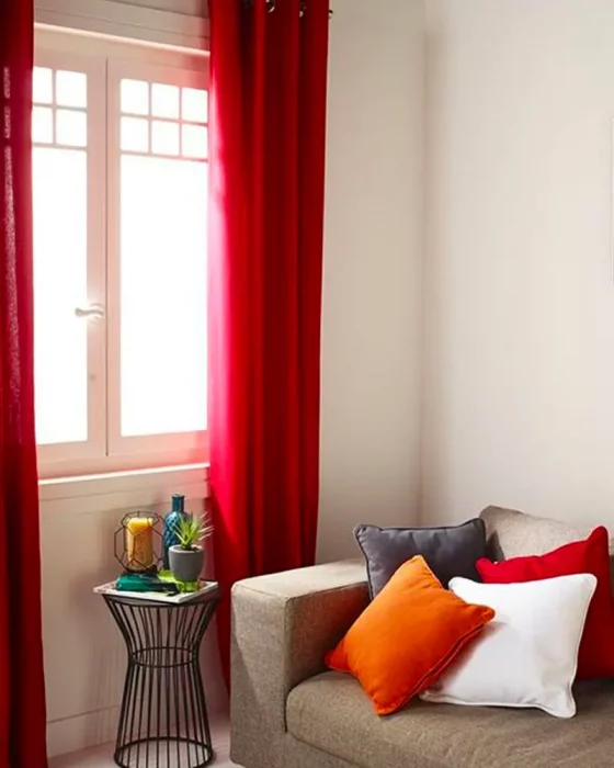 rideaux rouges deco salon