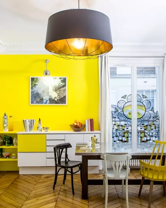 deco salle a manger moderne chic blanc jaune