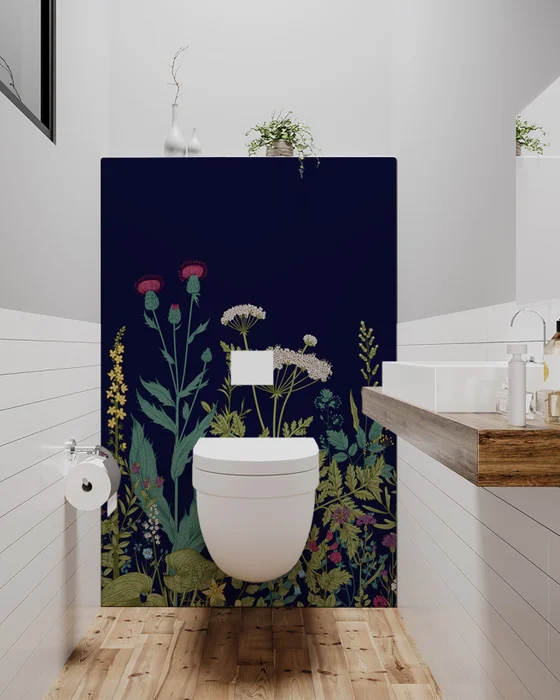 papier peint floral bleu nuit deco toilettes wc