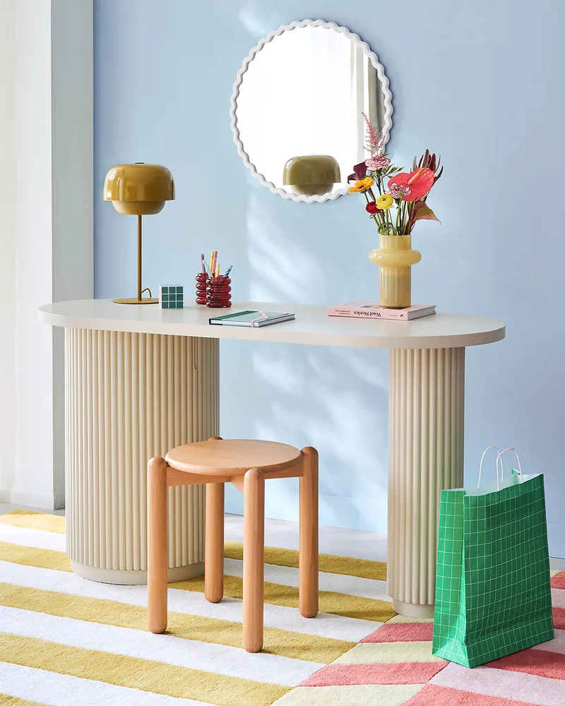 bureau organique beige