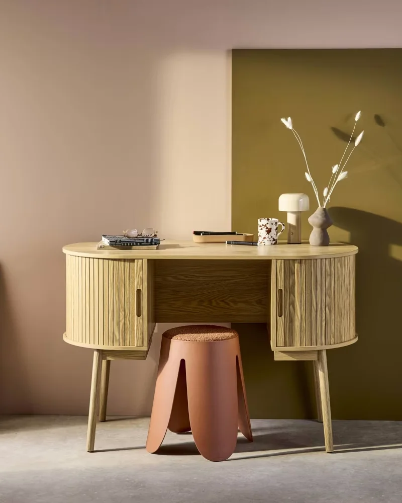 bureau ovale avec rangement